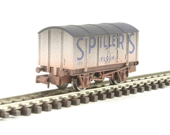 2F-013-024 4-wheel Gunpowder van "Spillers" - 173 - weathered (image for) 2F-013-024 4-wheel Gunpowder van "Spillers" - 173 - weathered