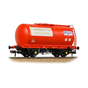 37-592 BR 45T TTA Tank Wagon 'Charrington Hargreaves/Mobil' Red (image for) 37-592 BR 45T TTA Tank Wagon 'Charrington Hargreaves/Mobil' Red