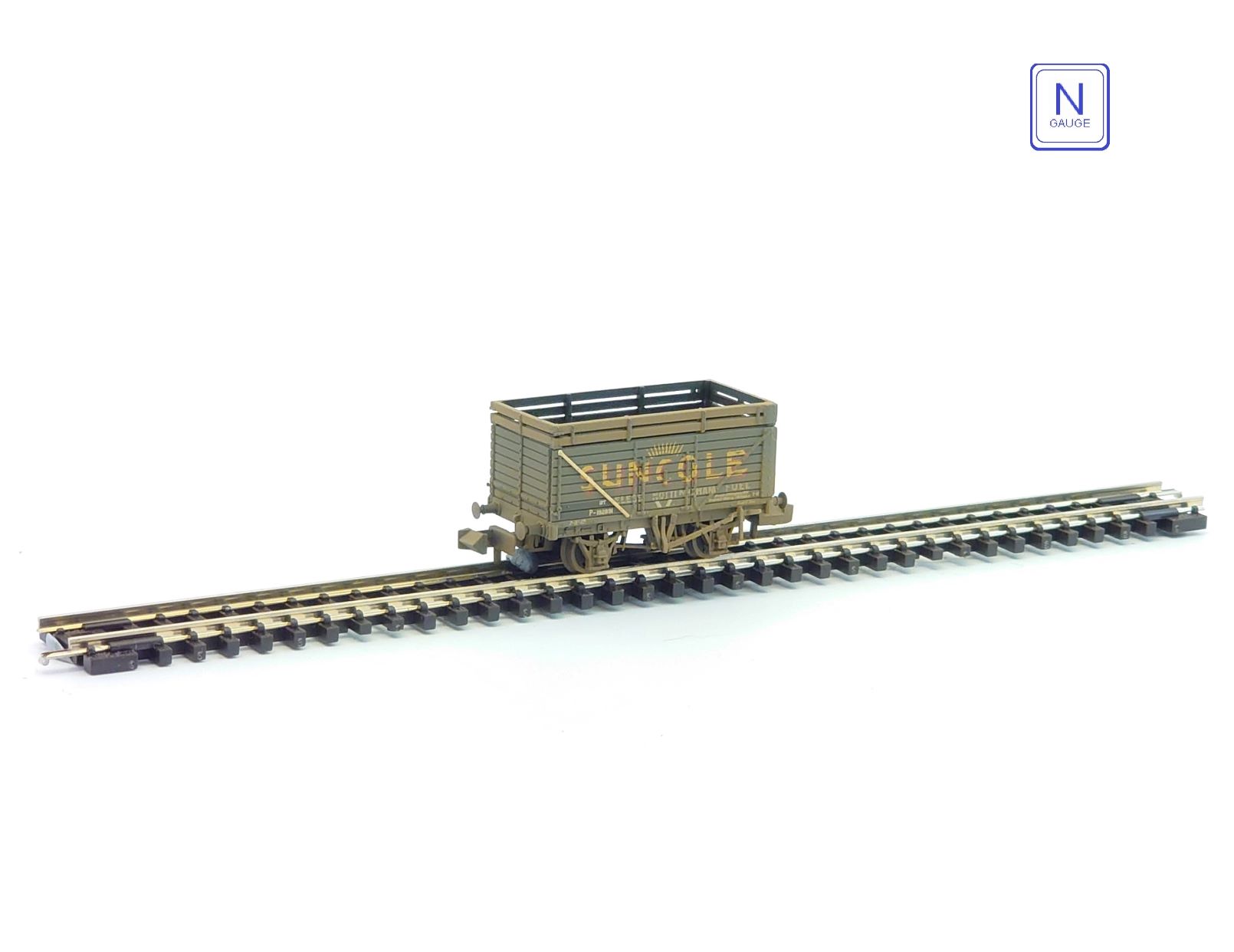 377-206A 8 Plank Wagon with Coke Rails 'Suncole' BR (w) (image for) 377-206A 8 Plank Wagon with Coke Rails 'Suncole' BR (w)