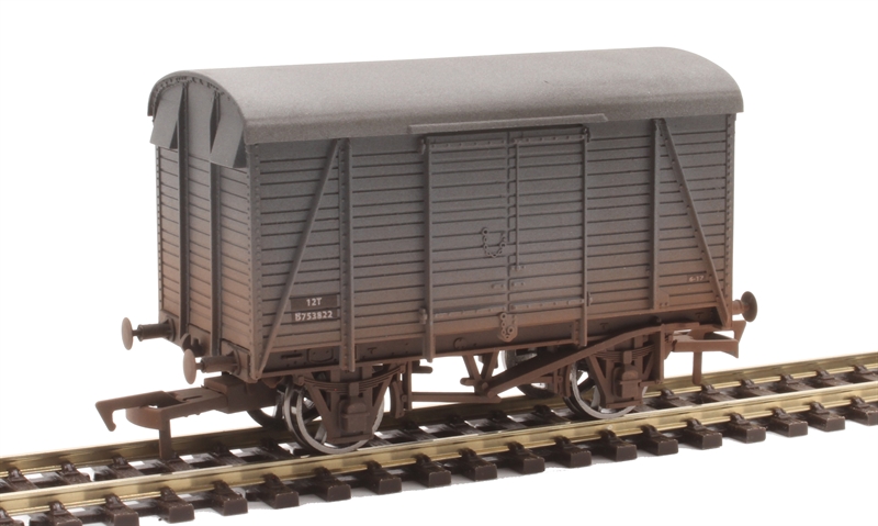 4F-021-032 12-ton box van in BR grey - 753822 - weathered (image for) 4F-021-032 12-ton box van in BR grey - 753822 - weathered