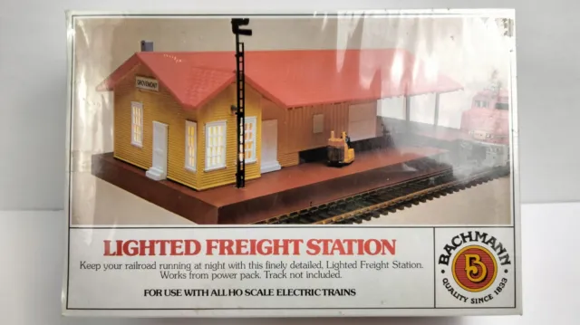 46216 Lighted Freight Station (image for) 46216 Lighted Freight Station