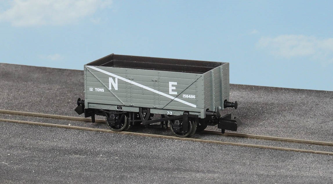 NR-7001E Peco 9ft 7 Plank Open Wagon LNER (image for) NR-7001E Peco 9ft 7 Plank Open Wagon LNER