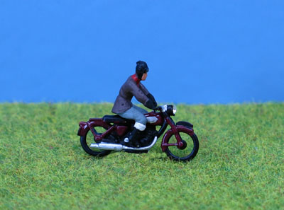 PDZ103 PD Marsh OO Gauge Painted Motorcycle & Rider (image for) PDZ103 PD Marsh OO Gauge Painted Motorcycle & Rider