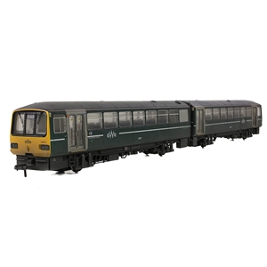 E83027 Class 143 2-Car DMU 143611 GWR Green (W) (image for) E83027 Class 143 2-Car DMU 143611 GWR Green (W)