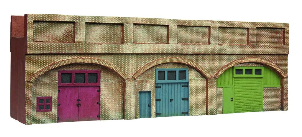 R7367 Low Relief Viaduct with Lock Ups 2 Red Brick (image for) R7367 Low Relief Viaduct with Lock Ups 2 Red Brick