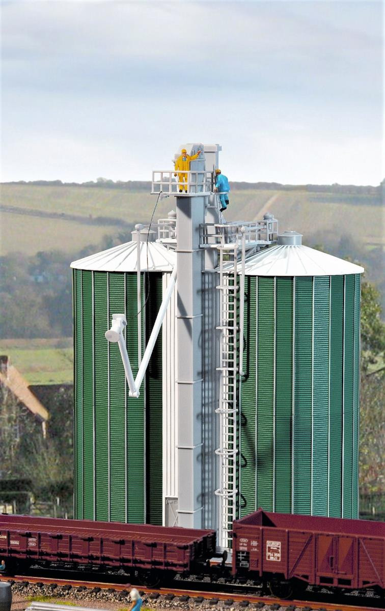 GM427 Fordhampton Grain Silos (image for) GM427 Fordhampton Grain Silos