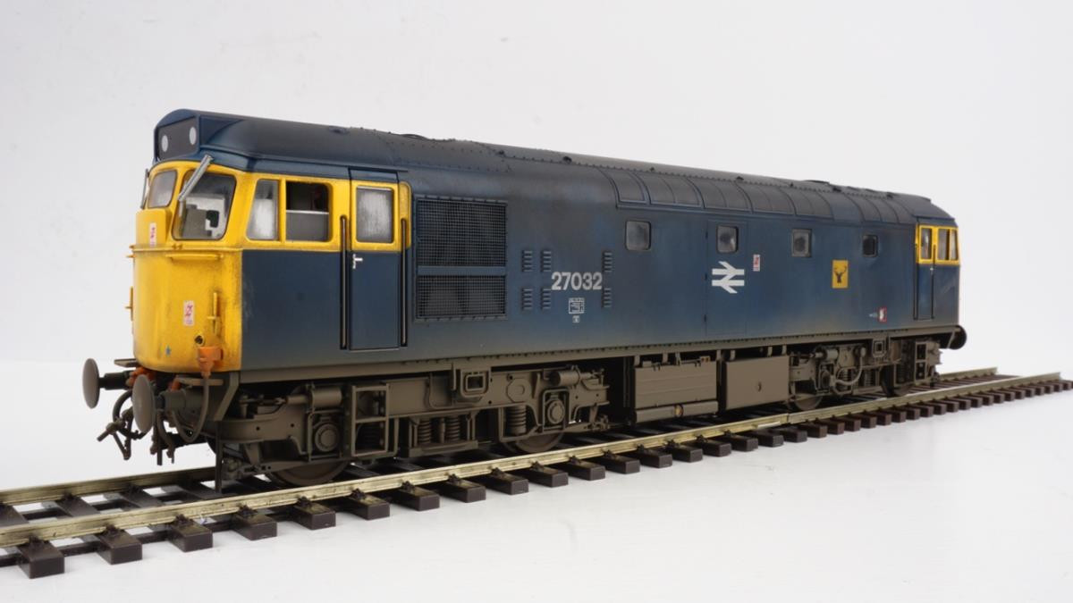 2777 CLASS 27 032 BR BLUE HIGHLAND RAIL STAG EMBLEMS WEATHERED (image for) 2777 CLASS 27 032 BR BLUE HIGHLAND RAIL STAG EMBLEMS WEATHERED