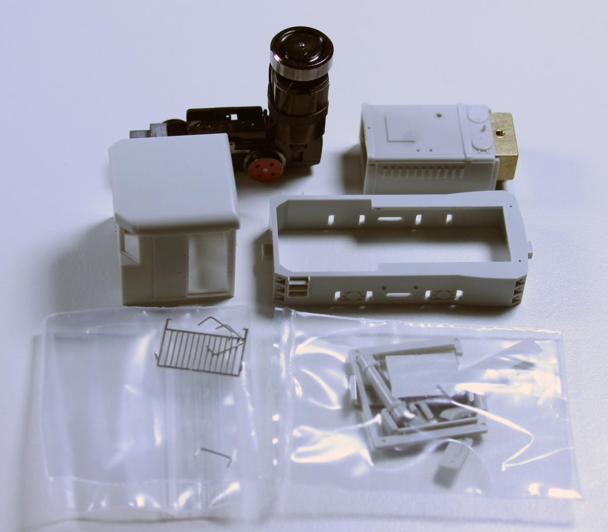 2050 PLYMOUTH DIESEL LOCO UNASSEMBLED/UNPAINTED KIT (image for) 2050 PLYMOUTH DIESEL LOCO UNASSEMBLED/UNPAINTED KIT