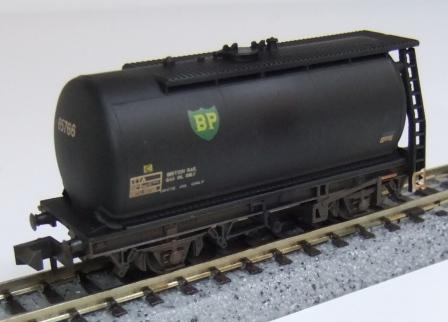 NR-P995FW BP Type C TTA tank wagon Black weathered (image for) NR-P995FW BP Type C TTA tank wagon Black weathered