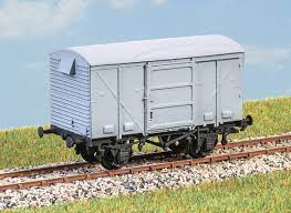 PC42 BR 12T FRUIT VAN (LMS TYPE) KIT (image for) PC42 BR 12T FRUIT VAN (LMS TYPE) KIT